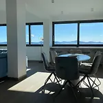 The View Luxury With Pool Ζαντάρ