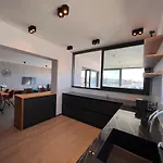 The View Luxury With Pool Διαμέρισμα *