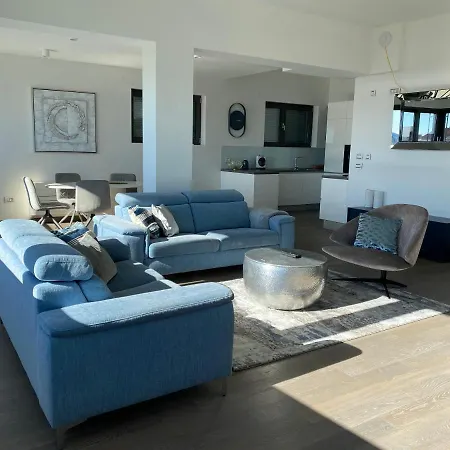 The View Luxury With Pool Apartmán *