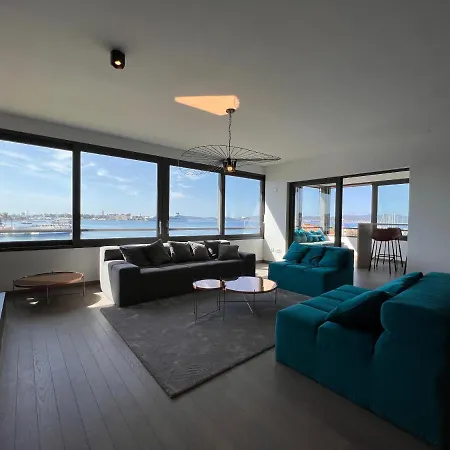 The View Luxury With Pool