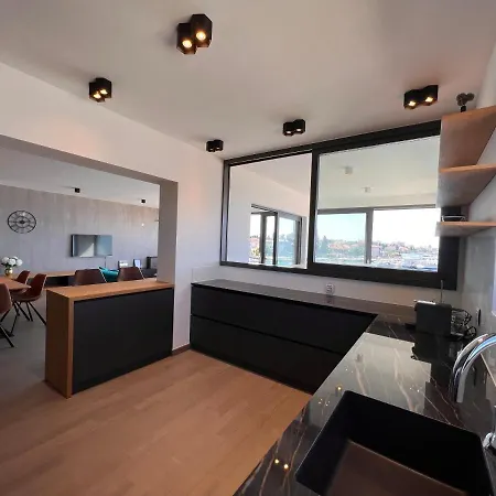 The View Luxury With Pool Apartmán *