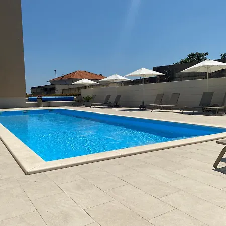 The View Luxury With Pool Апартаменты