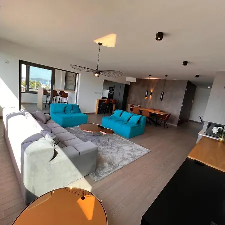 شقة The View Luxury With Pool زادار