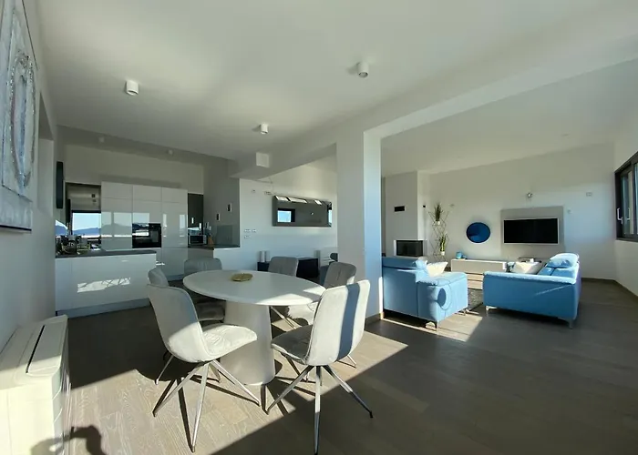 The View Luxury With Pool דירה