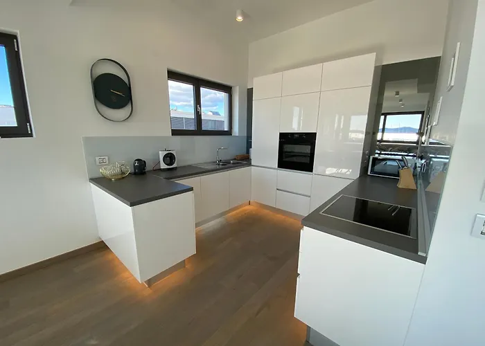 The View Luxury With Pool Апартаменты Задар