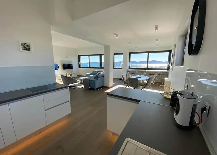 The View Luxury With Pool Апартаменты