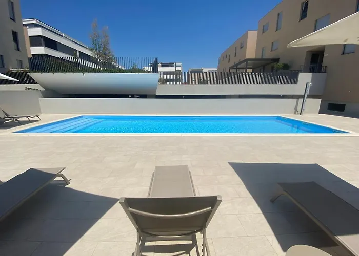 The View Luxury With Pool Апартаменты