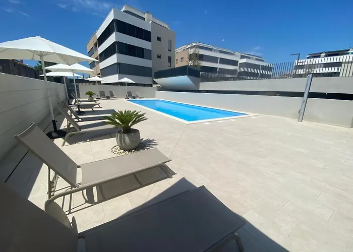 The View Luxury With Pool