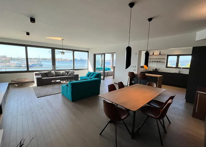 The View Luxury With Pool 아파트 *